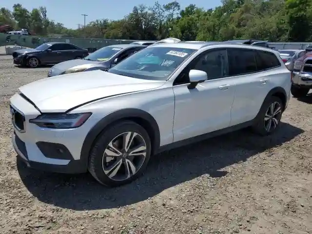 YV4L12WK0S2146031 2025 VOLVO V60-0