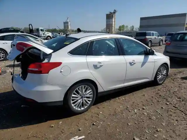 1FADP3J21JL294061 2018 FORD FOCUS-2