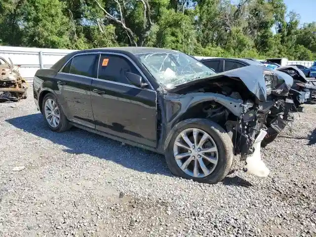 2C3CCARG5JH226787 2018 CHRYSLER 300-3