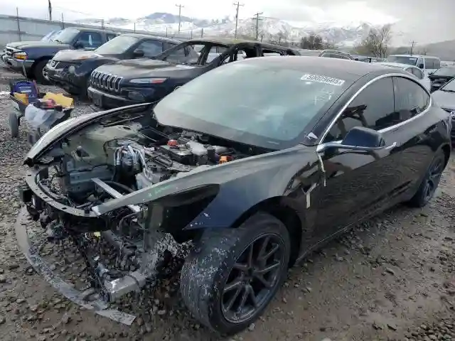 5YJ3E1EB5KF197086 2019 TESLA MODEL 3-0