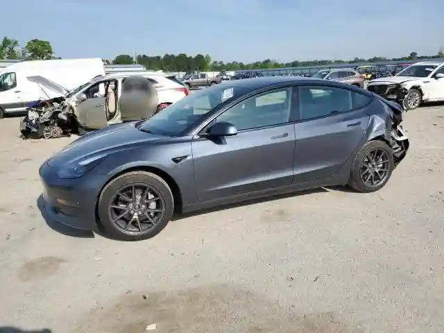 5YJ3E1EB5NF118701 2022 TESLA MODEL 3-0