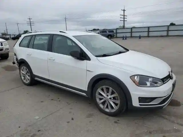 3VWM17AU4HM523262 2017 VOLKSWAGEN GOLF-3