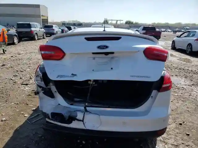 1FADP3J21JL294061 2018 FORD FOCUS-5