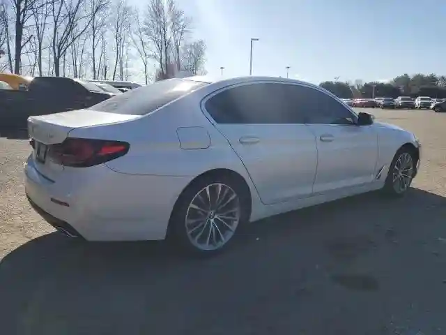 WBA73BJ07MWX05992 2021 BMW 5 SERIES-2