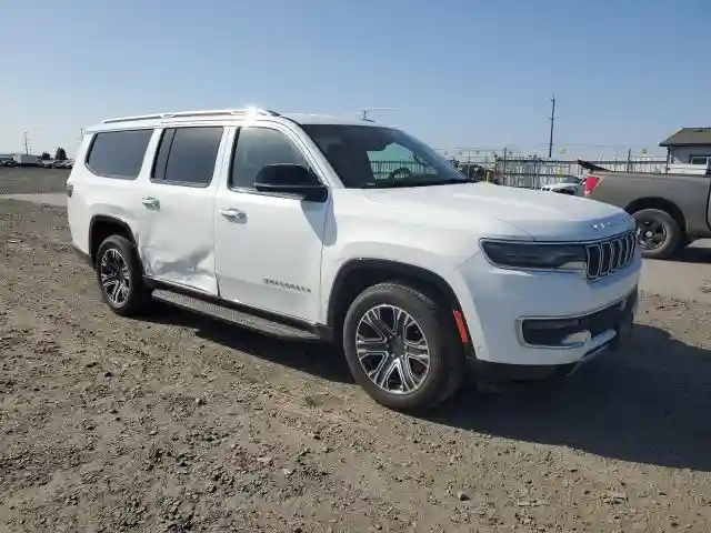 1C4SJSBP2RS167781 2024 JEEP WAGONEER-3