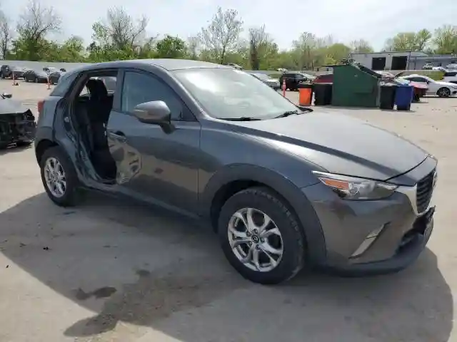 JM1DKDC7XJ0300125 2018 MAZDA CX-3-3