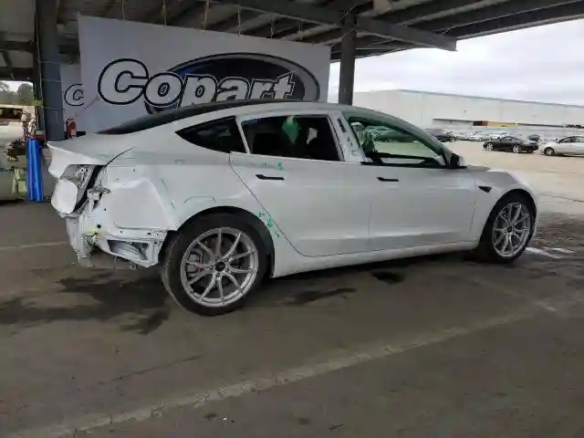 5YJ3E1EA1MF072130 2021 TESLA MODEL 3-2
