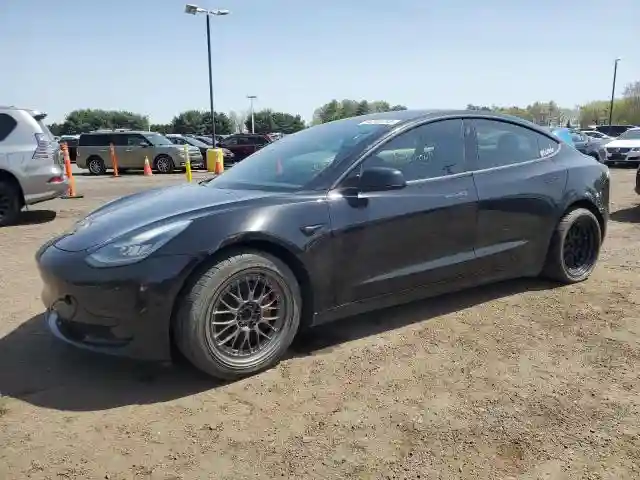 5YJ3E1EB9JF068279 2018 TESLA MODEL 3-0