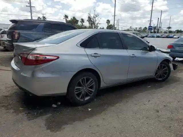 4T1BF1FK2HU708563 2017 TOYOTA CAMRY-2