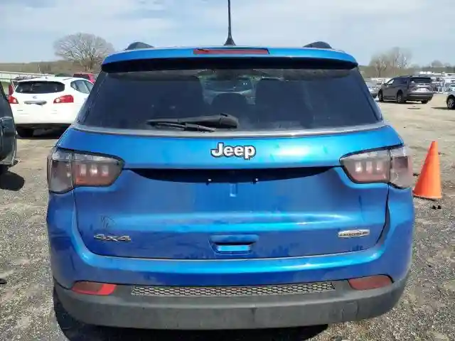 3C4NJDFB8NT177683 2022 JEEP COMPASS-5