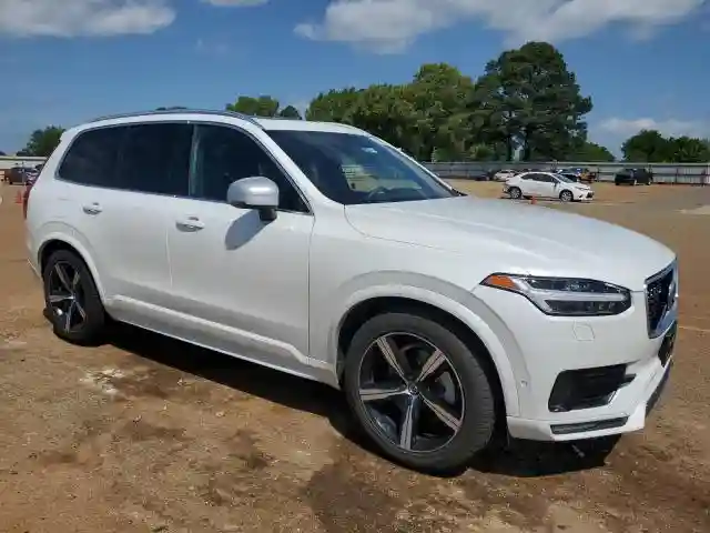 YV4A22PM8K1492726 2019 VOLVO XC90-3