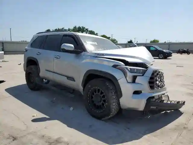 7SVAAABA0RX022703 2024 TOYOTA SEQUOIA-3