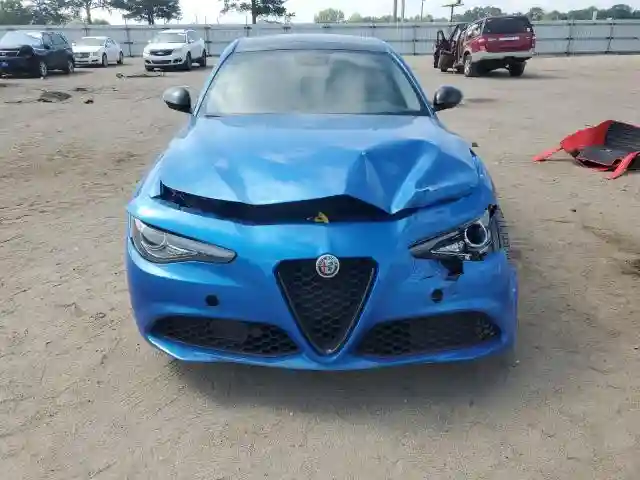 ZARFAMBN4K7605842 2019 ALFA ROMEO GIULIA-4