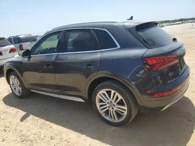 WA1CNAFY6J2146100 2018 AUDI Q5-1