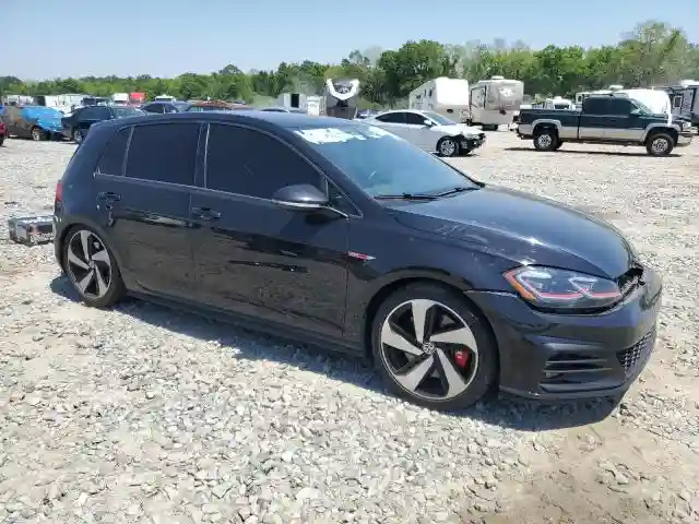 3VW447AU2JM250478 2018 VOLKSWAGEN GOLF-3