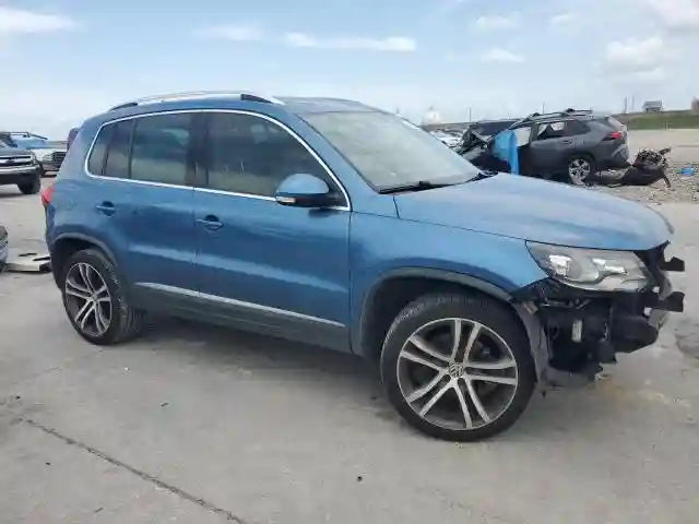 WVGVV7AX0HK016433 2017 VOLKSWAGEN TIGUAN-3