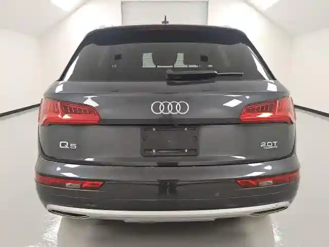 WA1CNAFY3J2031860 2018 AUDI Q5-5