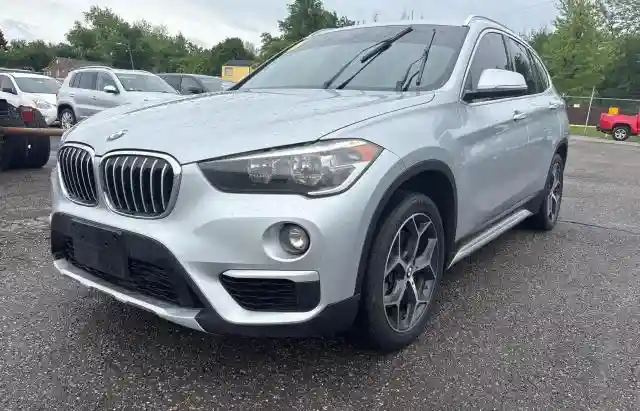 WBXHU7C38J5L08773 2018 BMW X1-1