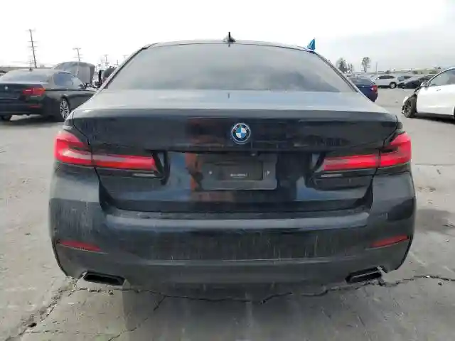 WBA13AG01NCH63769 2022 BMW 5 SERIES-5