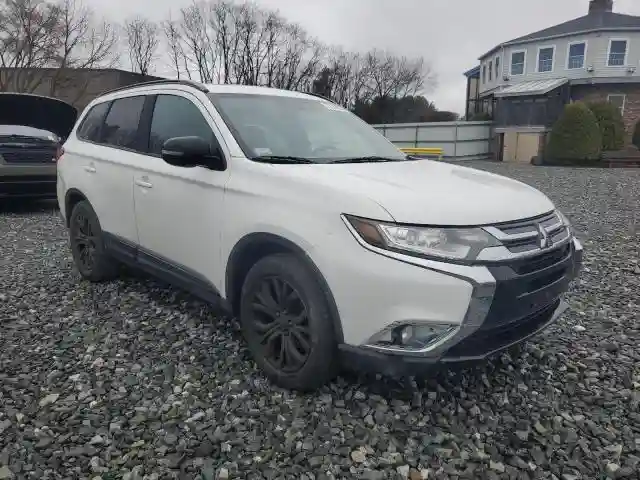JA4AZ3A30JZ035228 2018 MITSUBISHI OUTLANDER-3