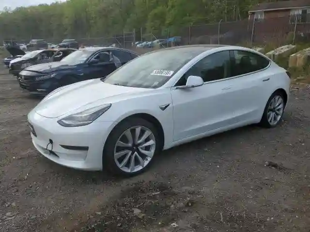 5YJ3E1EAXJF165000 2018 TESLA MODEL 3-0