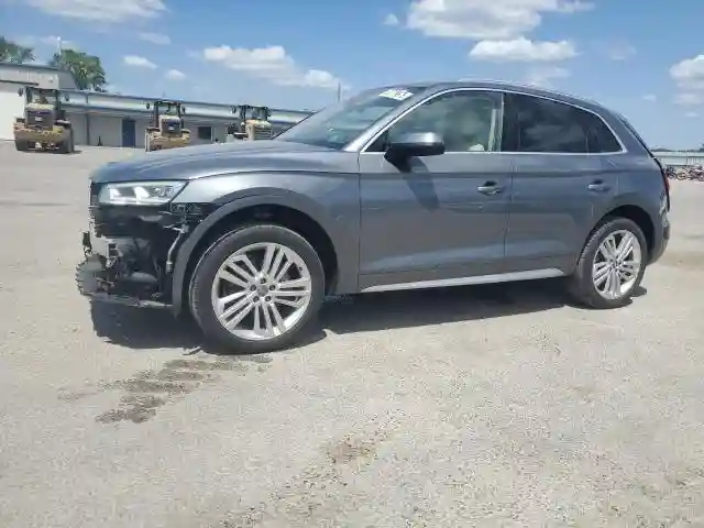 WA1CNAFY0J2056845 2018 AUDI Q5-0