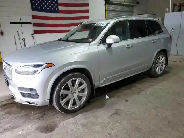 YV4A22PL6J1331426 2018 VOLVO XC90-0