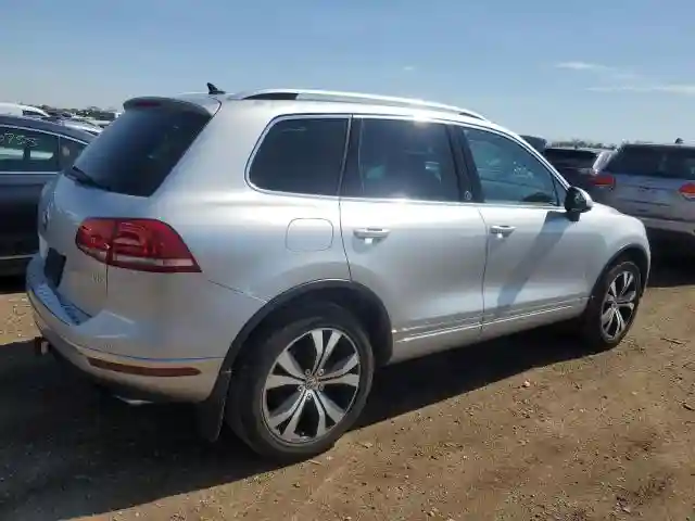 WVGRF7BP6HD005745 2017 VOLKSWAGEN TOUAREG-2