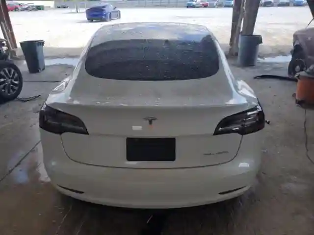 5YJ3E1EB3NF206565 2022 TESLA MODEL 3-5