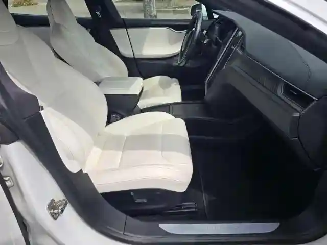 5YJSA1E29JF276329 2018 TESLA MODEL S-4