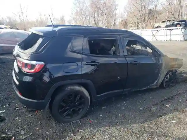3C4NJDAB2LT167526 2020 JEEP COMPASS-2