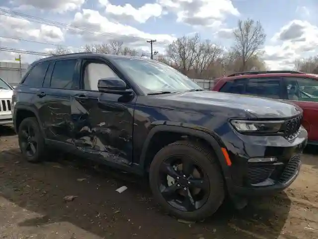 1C4RJHBG2PC565808 2023 JEEP GRAND CHEROKEE-3