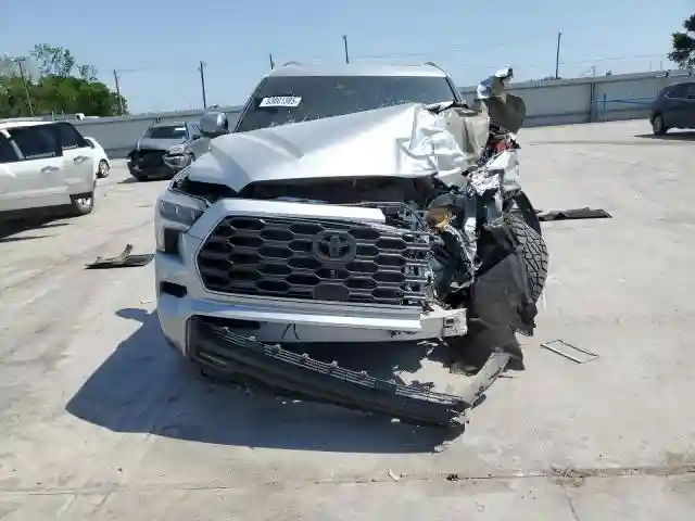 7SVAAABA0RX022703 2024 TOYOTA SEQUOIA-4