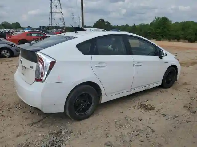 JTDKN3DUXF1954993 2015 TOYOTA PRIUS-2