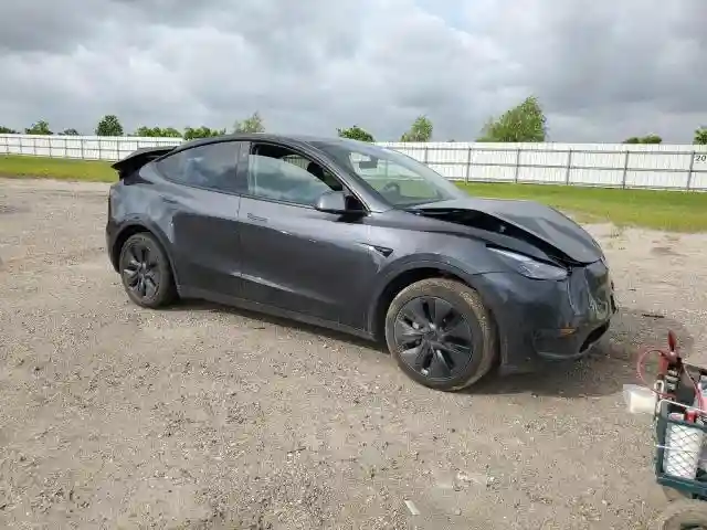 7SAYGDED4RA329638 2024 TESLA MODEL Y-3
