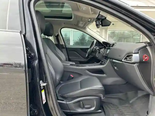 SADCJ2BN5HA096670 2017 JAGUAR F-PACE-4