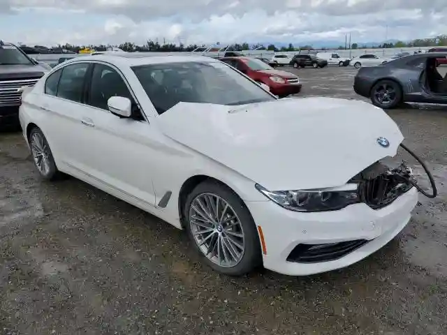 WBAJA7C53JWC75572 2018 BMW 5 SERIES-3