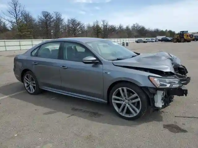 1VWAA7A33JC014815 2018 VOLKSWAGEN PASSAT-3