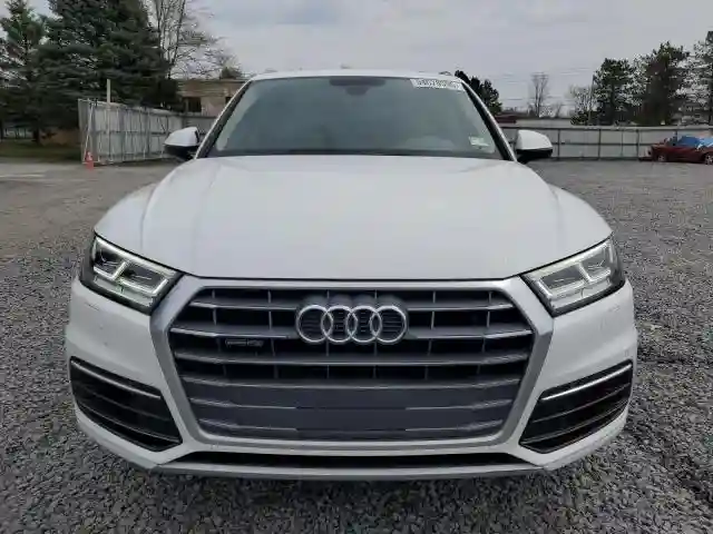 WA1BNAFY6J2173387 2018 AUDI Q5-4