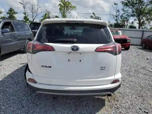2T3RFREV1JW843426 2018 TOYOTA RAV4-5