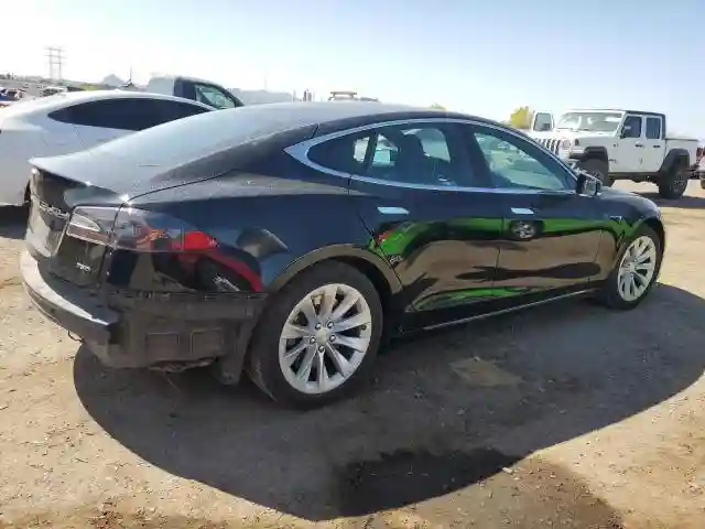 5YJSA1E26JF261707 2018 TESLA MODEL S-2