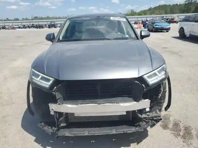 WA1CNAFY0J2056845 2018 AUDI Q5-4