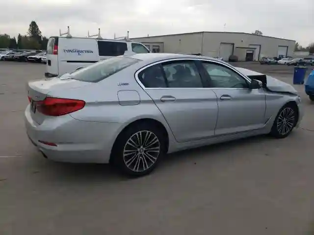 WBAJA9C53JB033199 2018 BMW 5 SERIES-2