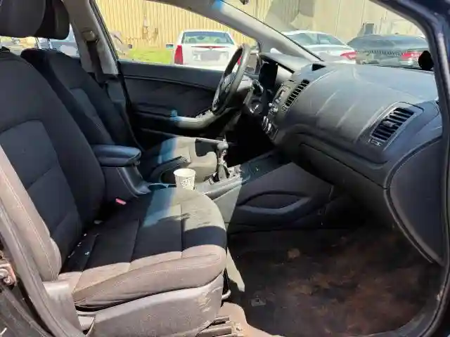 KNAFK4A6XG5583167 2016 KIA FORTE-4