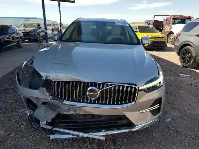 YV4062RA7P1351902 2023 VOLVO XC60 ULTIM-4