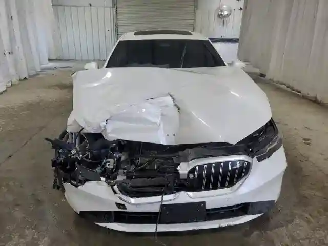 WBA53FJ07SCU11716 2025 BMW 5 SERIES-4