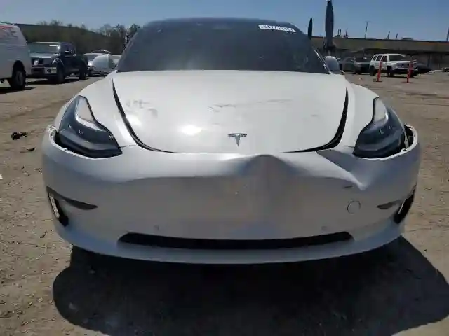 5YJ3E1EA1KF327193 2019 TESLA MODEL 3-4