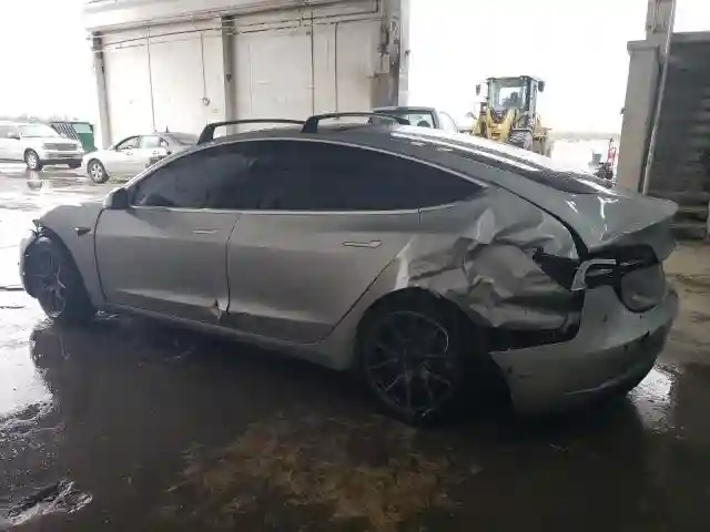 5YJ3E1EB4JF087466 2018 TESLA MODEL 3-1