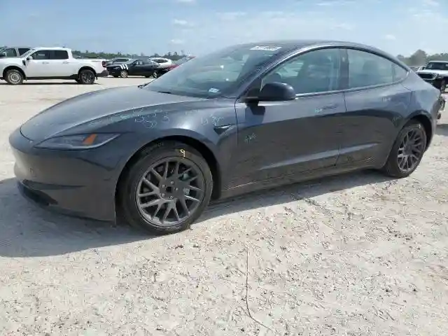 5YJ3E1EA8RF825594 2024 TESLA MODEL 3-0