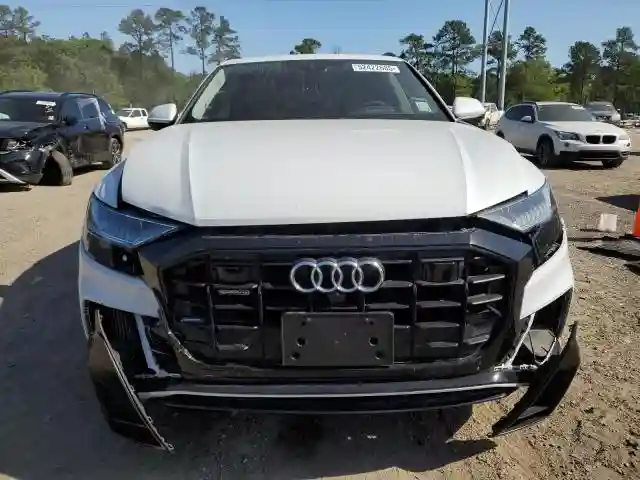 WA1FVAF17KD039031 2019 AUDI Q8-4